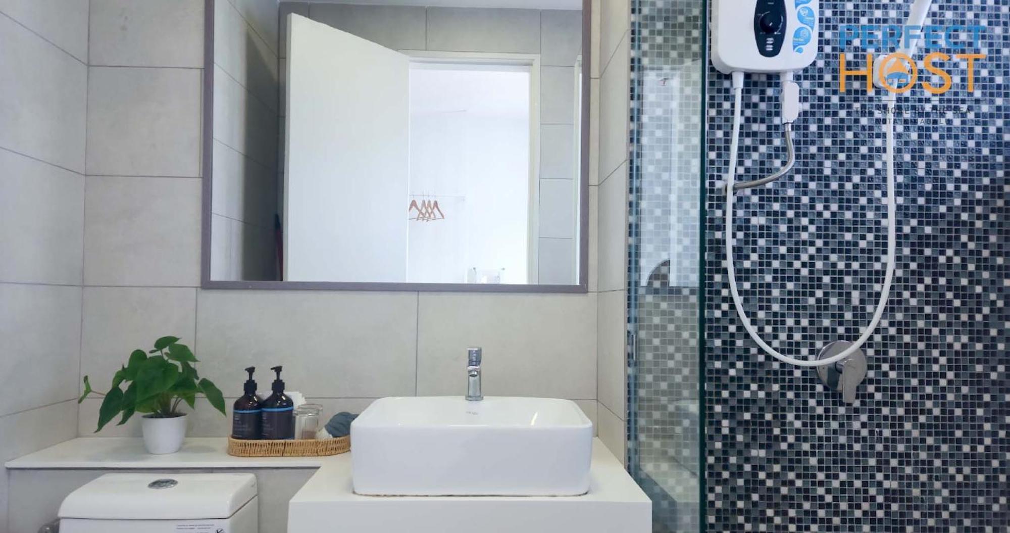 The Shore Kota Kinabalu By Perfect Host Borneo Exterior photo